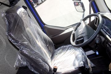 �������� �³���M3�п� 220���� 4X2 9.7����ʽ�ػ���ͼƬ