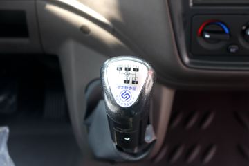 �������� �³���M3�п� 220���� 4X2 9.7����ʽ�ػ���ͼƬ