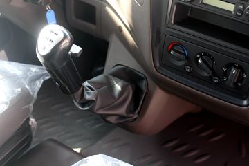 �������� �³���M3�п� 220���� 4X2 9.7����ʽ�ػ���ͼƬ