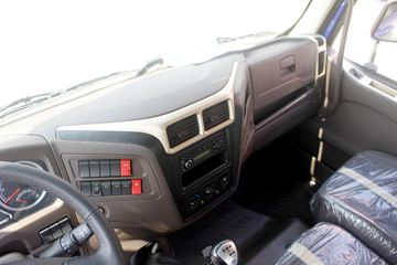 �������� �³���M3�п� 220���� 4X2 9.7����ʽ�ػ���ͼƬ