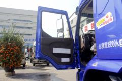 东风柳汽 新乘龙M3中卡 220马力 4X2 9.7米厢式载货车(LZ5180XXYM3AB1)