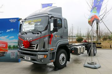 江淮 德沃斯V9 大金牛 220马力 4X2 6.8米厢式载货车(HFC5180XXYP91K1D4NV)