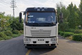 一汽解放底盘&nbsp;垃圾运输车外观图片