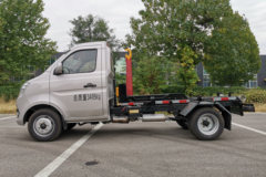 长安跨越王X1 112马力 4X2 车厢可卸式垃圾车(国六)(汇强车辆)(BSQ5031ZXXSCG6)