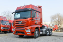 一汽解放 J7重卡 550马力 6X4 AMT自动挡牵引车(红色)(CA4250P77K25T1E5)