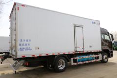 中国重汽 HOWO N5G中卡 240马力 4X2 冷藏车(宏昌天马)
