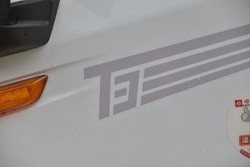 ���绪�� T3 165���� 4X2 5.13����ȼ������ʽ���䳵(����)(��������)(CLW5121XRQE6)ͼƬ