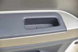 东风华神底盘&nbsp;爆破器材运输车驾驶室图片