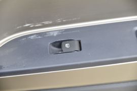 东风华神底盘&nbsp;爆破器材运输车驾驶室图片