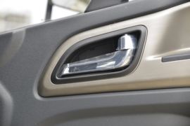 东风华神底盘&nbsp;爆破器材运输车驾驶室图片