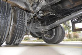 东风华神底盘&nbsp;爆破器材运输车底盘图片