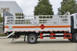 东风华神底盘&nbsp;爆破器材运输车上装图片