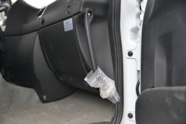 东风华神底盘&nbsp;洒水车/喷洒车驾驶室图片