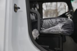 东风华神底盘&nbsp;洒水车/喷洒车驾驶室图片