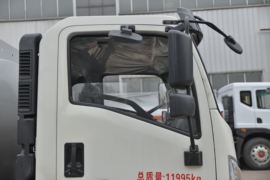 湖北大运底盘&nbsp;油罐车外观图片