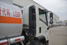 湖北大运底盘&nbsp;油罐车外观图片