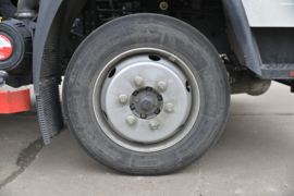 湖北大运底盘&nbsp;油罐车底盘图片