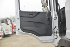 东风 多利卡D9 180马力 4X2 运油车(楚飞牌)(CLQ5181GYY5)