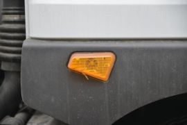 东风多利卡底盘 洒水车/喷洒车外观图片