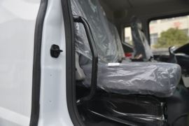 东风多利卡底盘 洒水车/喷洒车驾驶室图片