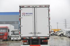 一汽解放 J6L 240马力 4X2 6.8米冷藏车(程力威牌)(CLW5180XLCC5)
