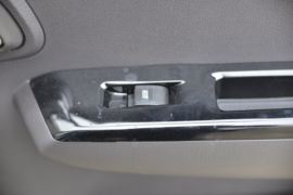 福田祥菱底盘 冷藏车驾驶室图片