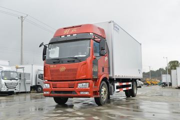 一汽解放 J6L 240马力 4X2 6.8米冷藏车(程力威牌)(CLW5180XLCC5)