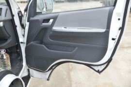 福田商务车底盘&nbsp;冷藏车驾驶室图片