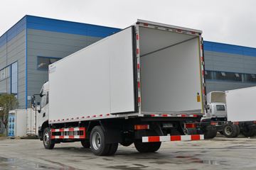 东风商用车底盘&nbsp;冷藏车外观图片