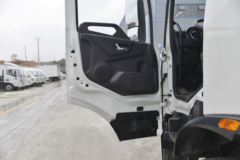 东风商用车 天锦KR 245马力 4X2 6.8米冷藏车(程力威牌)