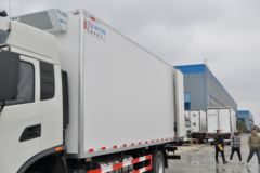 东风商用车 天锦KR 245马力 4X2 6.8米冷藏车(程力威牌)