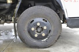 江铃底盘&nbsp;冷藏车底盘图片