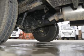 江铃底盘&nbsp;冷藏车底盘图片