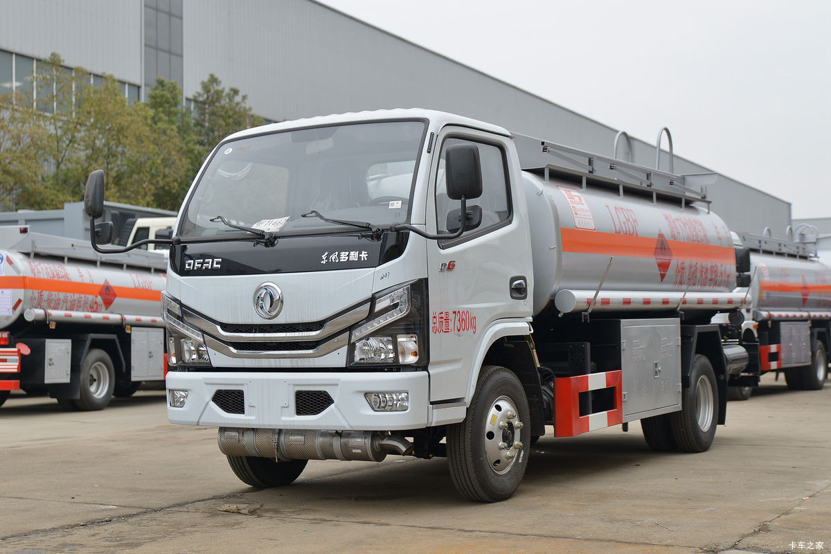 东风 多利卡D6 115马力 4X2 加油车(楚飞牌)(国六)