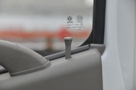 东风多利卡底盘&nbsp;油罐车驾驶室图片