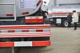 东风多利卡底盘&nbsp;油罐车上装图片