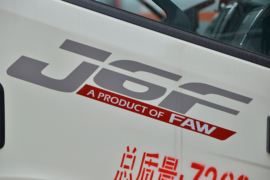 一汽解放轻卡底盘 油罐车外观图片