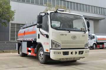 一汽解放轻卡底盘&nbsp;油罐车外观图片