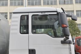 重汽汕德卡底盘&nbsp;油罐车外观图片