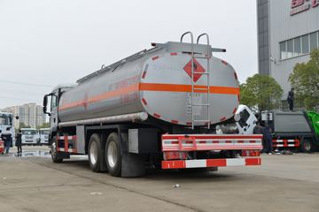 重汽汕德卡底盘&nbsp;油罐车外观图片