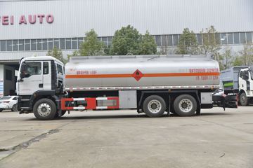 重汽汕德卡底盘&nbsp;油罐车外观图片