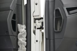 重汽汕德卡底盘&nbsp;油罐车驾驶室图片