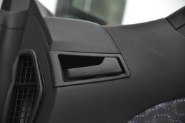 重汽汕德卡底盘&nbsp;油罐车驾驶室图片