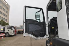 中国重汽 汕德卡 C5H 310马力 6X4 运油车(楚飞牌)(国六)(CLQ5260GYY6ZZ)