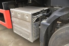 重汽汕德卡底盘&nbsp;油罐车底盘图片