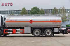 中国重汽 汕德卡 C5H 310马力 6X4 运油车(楚飞牌)(国六)(CLQ5260GYY6ZZ)