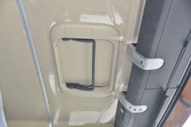 重汽汕德卡底盘&nbsp;爆破器材运输车驾驶室图片