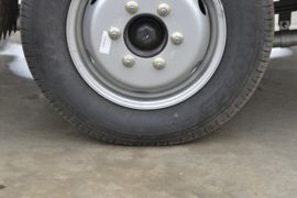 上汽跃进底盘&nbsp;爆破器材运输车底盘图片