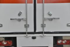 跃进 福运S80 113马力 4X2 杂项危险物品厢式运输车(成龙威)(国六)