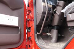 东风柳汽 乘龙H5中卡 260马力 4X2 6.8米仓栅式载货车(LZ5183CCYH5AB)